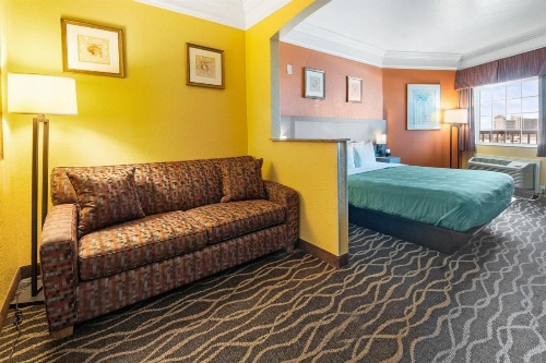 Quality Inn & Suites Galveston - Beachfront image 8