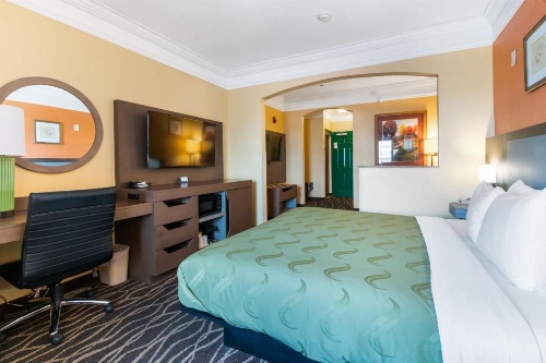 Quality Inn & Suites Galveston - Beachfront image 9