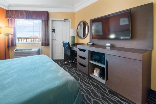 Quality Inn & Suites Galveston - Beachfront image 13