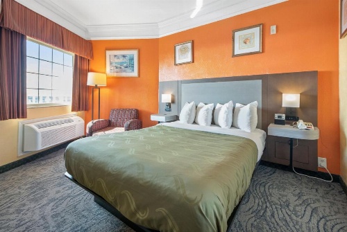 Quality Inn & Suites Galveston - Beachfront image 17