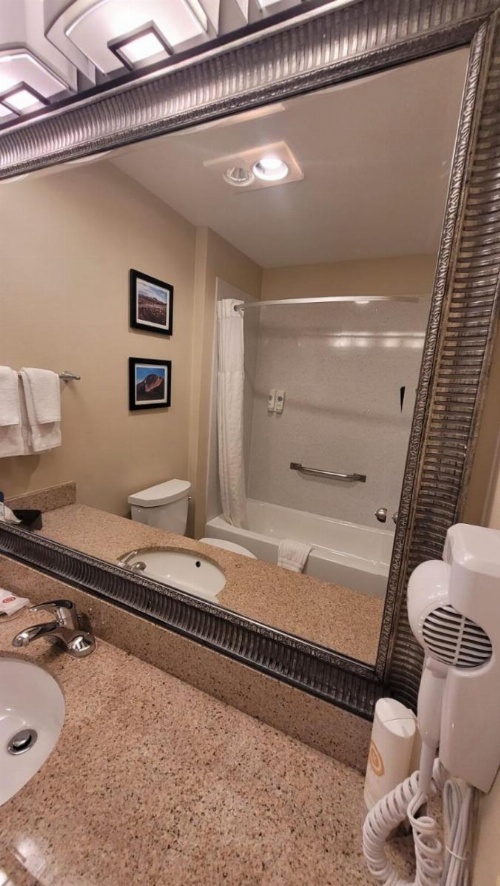 Quality Inn & Suites Galveston - Beachfront image 32